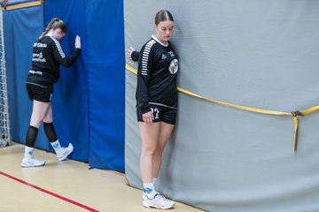 Bild 33 - wAJ TSV Ellerau - HSG HKiel/Kron : Ergebnis: 24:34